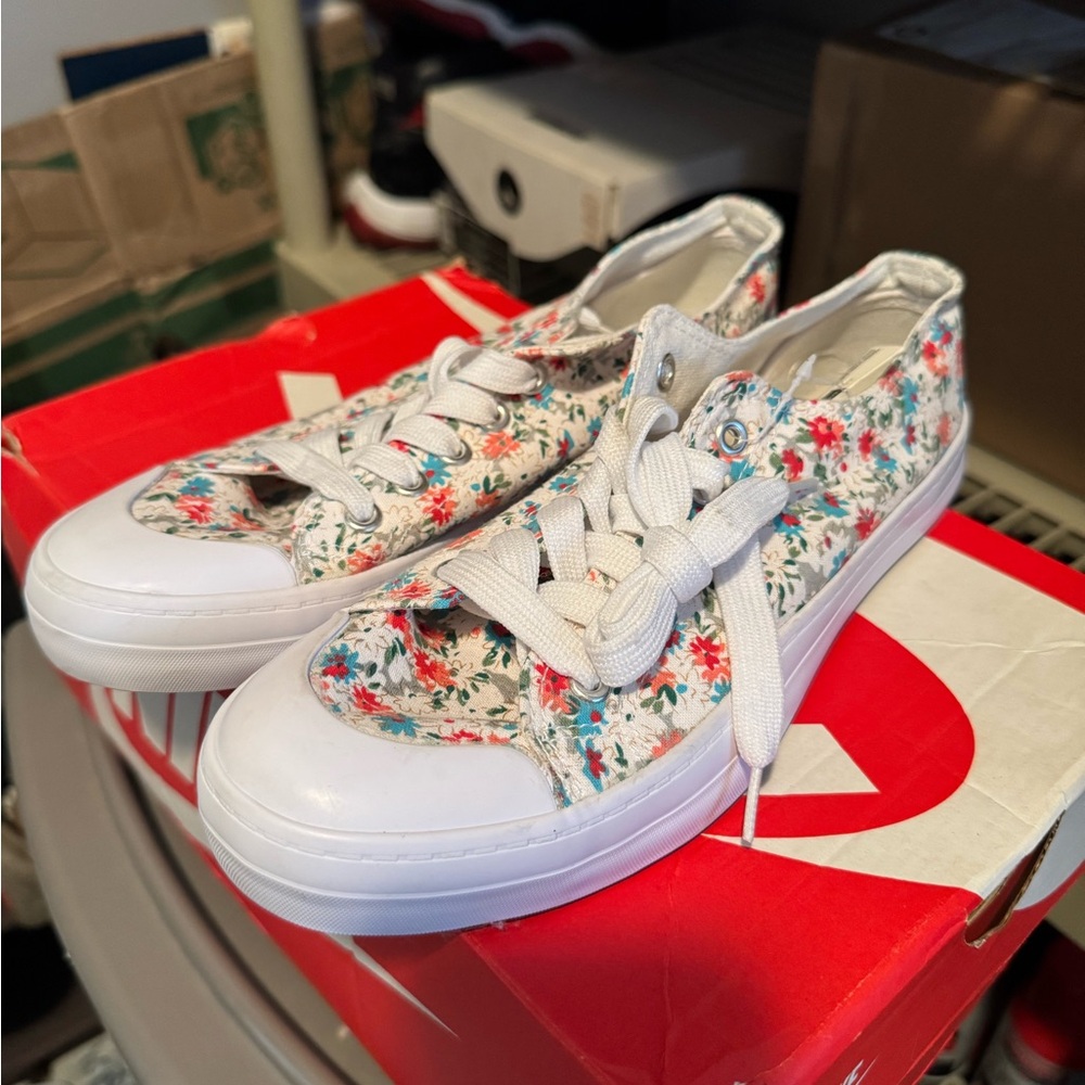 Joe boxer Floral Canvas Sneakers